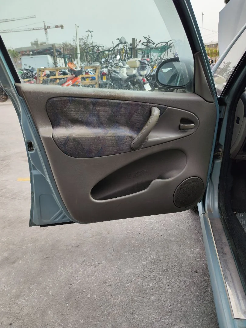 Foto de GUARNECIDO PUERTA DELANTERA IZQUIERDA CITROEN XSARA PICASSO 2.0 HDi CAT (RHY / DW10TD) (90 CV / 66 KW)