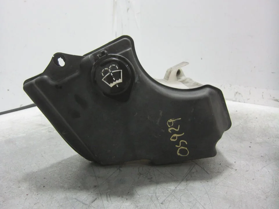 Foto de DEPOSITO LIMPIA BMW SERIE 3 BERLINA (E46) 3.0 24V Turbodiesel CAT (184 CV / 135 KW) referencia 61667007970
