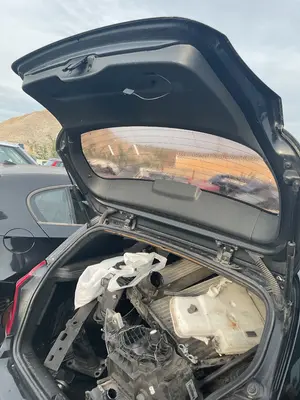 Foto de GUARNECIDO PORTON TRASERO BMW SERIE 1 BERLINA (E81/E87) 2.0 Turbodiesel CAT (143 CV / 105 KW)