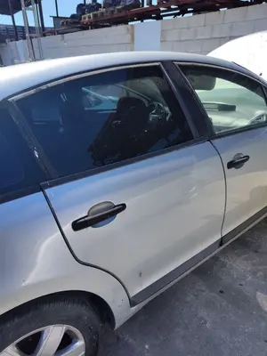 Foto de PUERTA TRASERA DERECHA CITROEN C4 BERLINA 1.6 16V HDi (90 CV / 66 KW) referencia 9008N4 foto 2