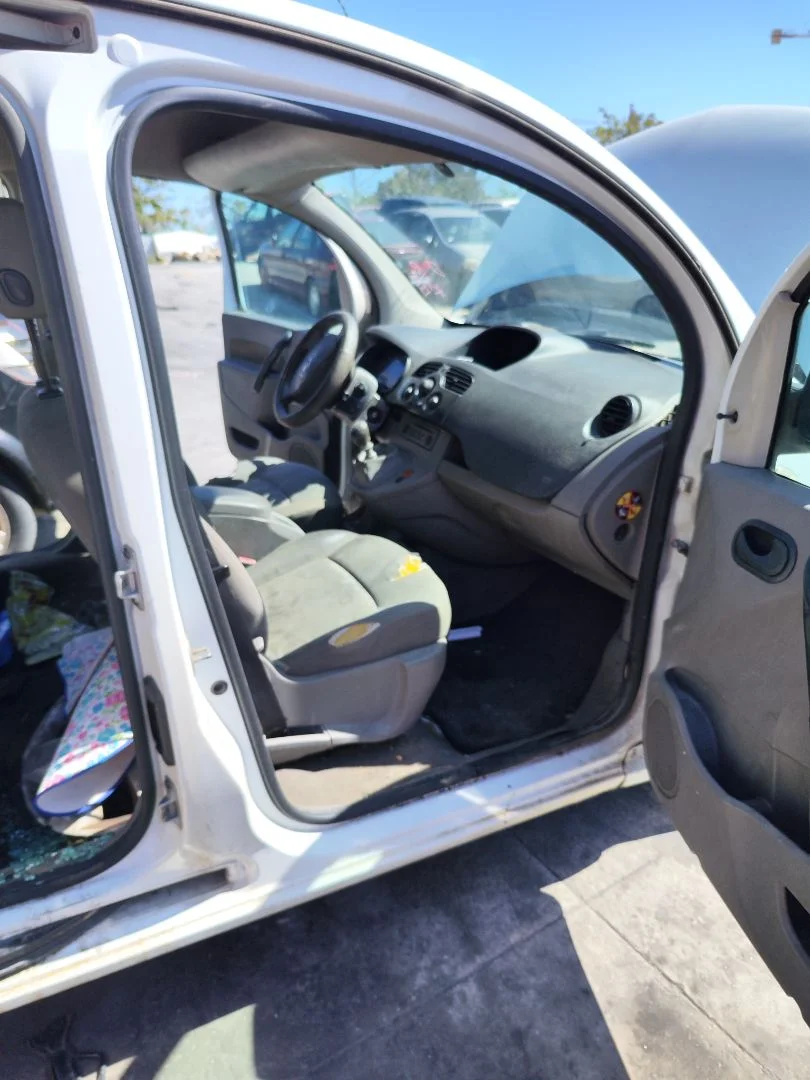 Foto de GOMAS CONTORNO PUERTA RENAULT KANGOO II (F/KW0) 1.5 dCi Diesel CAT (86 CV / 63 KW)