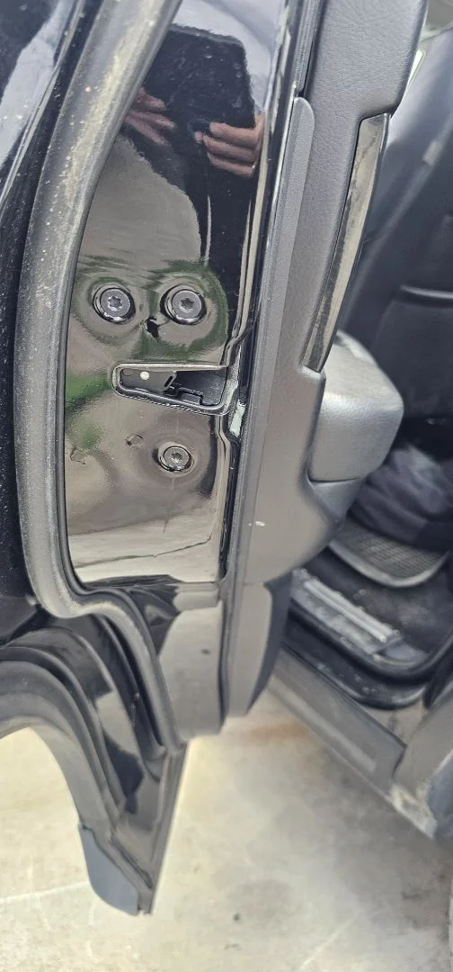 Foto de CERRADURA PUERTA TRASERA IZQUIERDA LAND ROVER RANGE ROVER SPORT 2.7 Td V6 CAT (190 CV / 140 KW) referencia LR091360