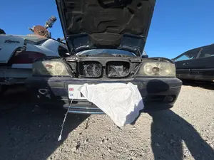 Foto de PARAGOLPES DELANTERO BMW SERIE 5 TOURING (E39) 2.0 24V (150 CV / 110 KW) foto 2