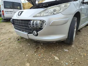 Foto de PARAGOLPES DELANTERO PEUGEOT 307 BREAK/ SW (S2) 2.0 16V HDi FAP CAT (RHR / DW10BTED4) (136 CV / 100 KW) foto 3