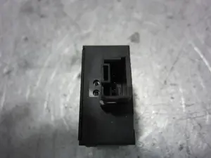 Foto de INTERRUPTOR CITROEN GRAND C4 PICASSO 1.6 16V HDi FAP (109 CV / 80 KW) referencia 96384422XT foto 3