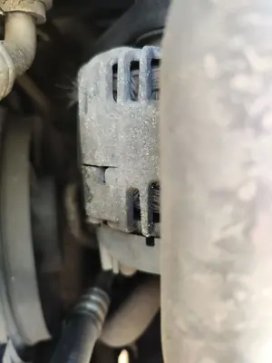 Foto de ALTERNADOR VOLKSWAGEN GOLF PLUS V (5M1) 1.9 TDI (105 CV / 77 KW)