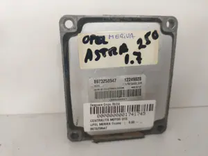 Foto de CENTRALITA MOTOR UCE OPEL MERIVA referencia 8973258947
