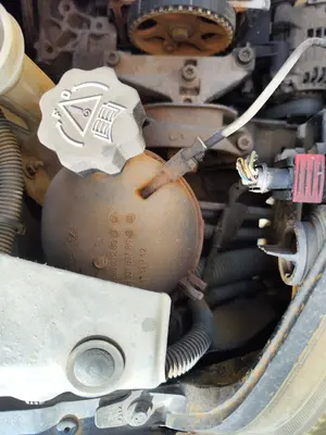 Foto de DEPOSITO EXPANSION CITROEN C2 1.1  (60 CV / 44 KW)