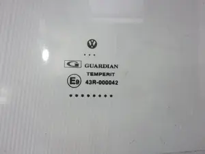 Foto de LUNA DELANTERA IZQUIERDA VOLKSWAGEN LT FURGÓN/COMBI 2.5 TDI (102 CV / 75 KW) referencia 43R000042 foto 3