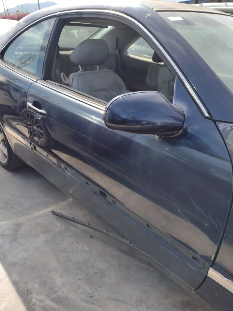 Foto de PUERTA DELANTERA DERECHA MERCEDES-BENZ CLK (BM 208) COUPE 3.2 V6 18V CAT (218 CV / 160 KW)