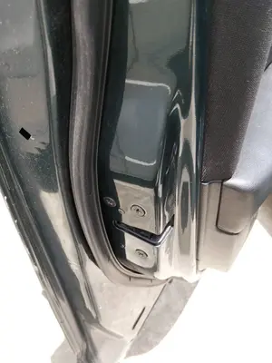 Foto de CERRADURA PUERTA DELANTERA IZQUIERDA MAZDA 3 BERLINA (BK) 1.6 16V CAT (105 CV / 77 KW) referencia BR5S-59-310A