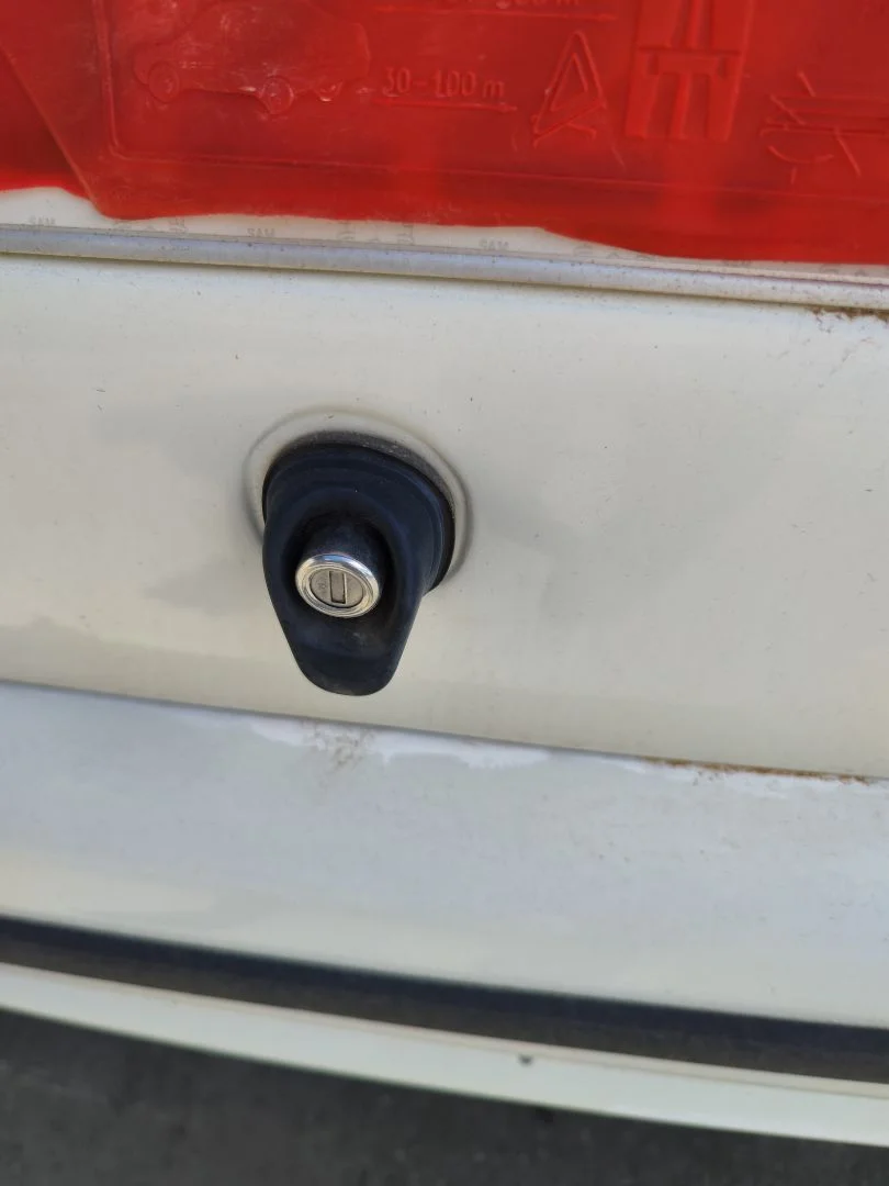 Foto de MANETA EXTERIOR MALETERO / PORTON SEAT IBIZA (6K1) 1.4 (60 CV / 44 KW)