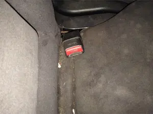 Foto de ENGANCHE CINTURON TRASERO CENTRAL MITSUBISHI GRANDIS (NA0W)