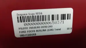 Foto de PILOTO TRASERO DERECHO FORD FOCUS BERLINA (CAK) referencia 1M5113404AB foto 4