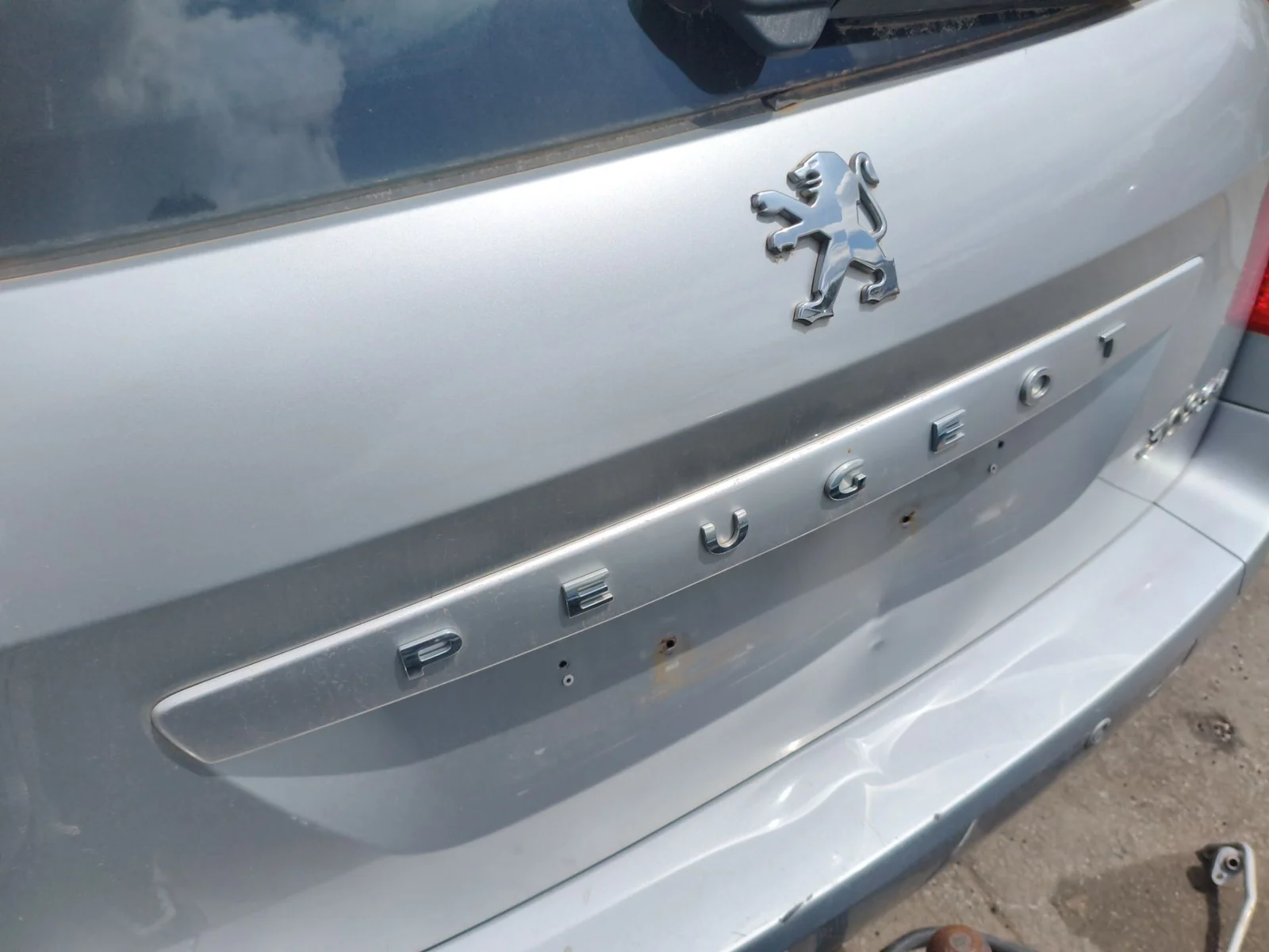 Foto de MANETA EXTERIOR MALETERO / PORTON PEUGEOT 308 SW 2.0 16V HDi FAP CAT (RHR / DW10BTED4) (136 CV / 100 KW)