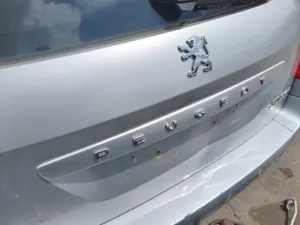 Foto de MANETA EXTERIOR MALETERO / PORTON PEUGEOT 308 SW 2.0 16V HDi FAP CAT (RHR / DW10BTED4) (136 CV / 100 KW)