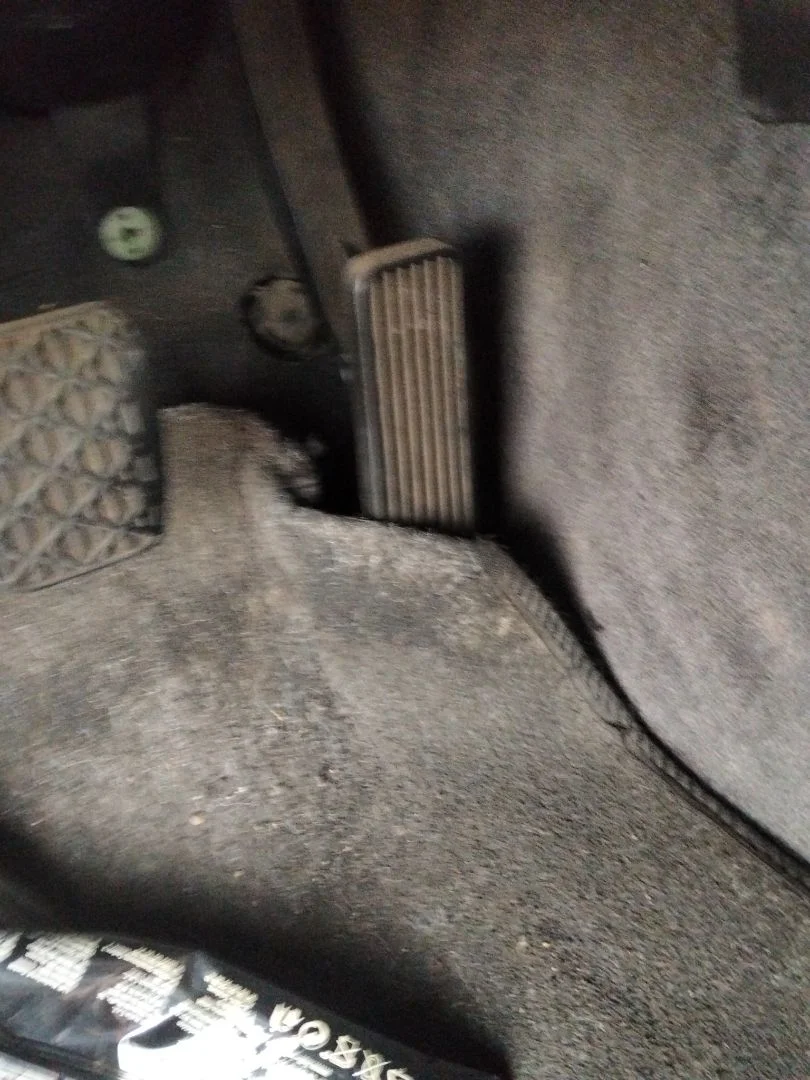Foto de PEDAL ACELERADOR MERCEDES-BENZ CLASE E (BM 210) BERLINA 3.0 Diesel CAT (136 CV / 100 KW)