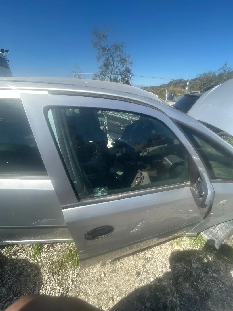 Foto de LUNA DELANTERA DERECHA OPEL MERIVA 1.6 16V (101 CV / 74 KW) referencia 13205916