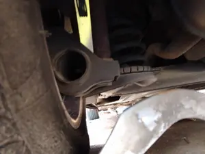 Foto de BRAZO SUSPENSION TRASERO IZQUIERDO VOLKSWAGEN PASSAT BERLINA (3B3) 1.9 TDI (131 CV / 96 KW)