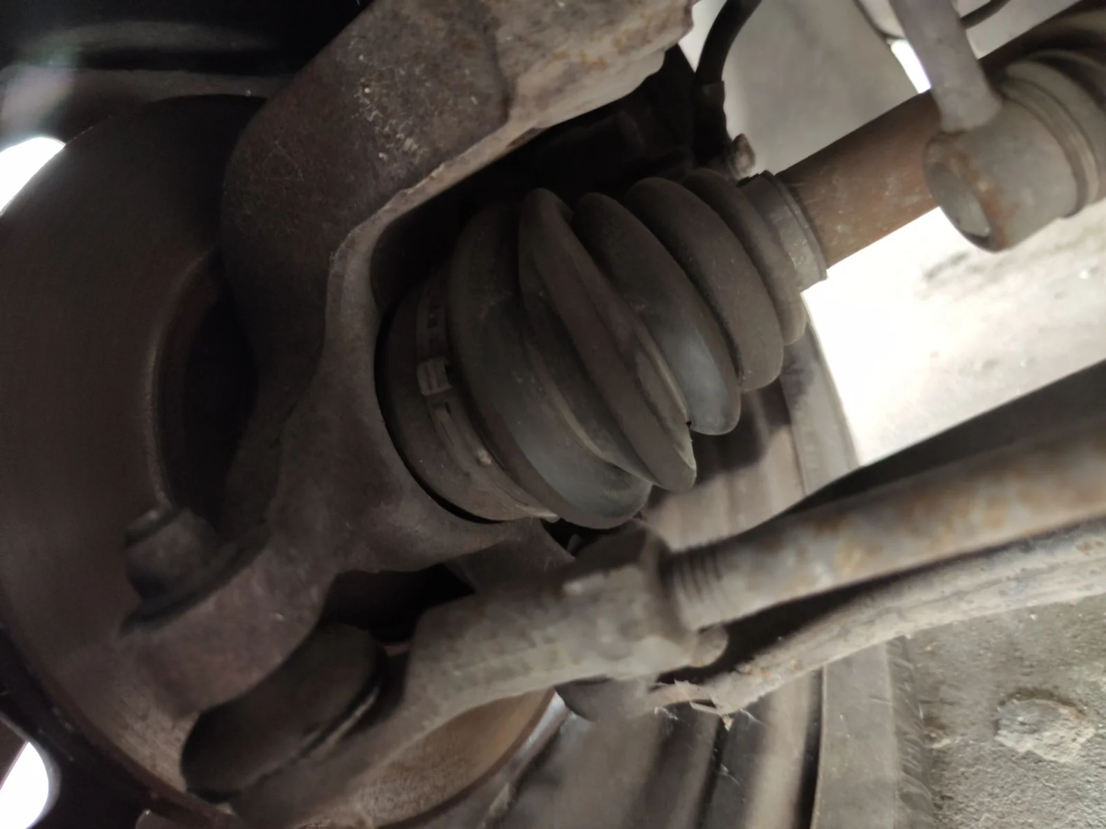 Foto de PINZA DE FRENO DELANTERA IZQUIERDA FORD FOCUS BERLINA (CAK) 1.6 16V CAT (101 CV / 74 KW)