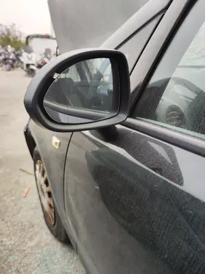 Foto de RETROVISOR IZQUIERDO OPEL CORSA D 1.3 16V CDTI (75 CV / 55 KW) foto 2
