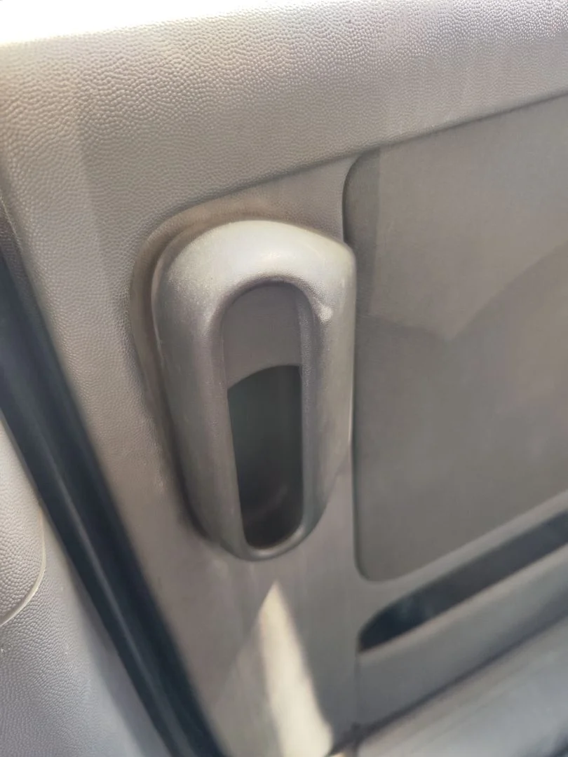 Foto de MANETA INTERIOR TRASERA DERECHA OPEL COMBO (CORSA C) 1.3 16V CDTI CAT (Z 13 DT / LN9) (69 CV / 51 KW) referencia 13117660