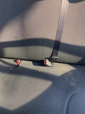 Foto de ENGANCHE CINTURON TRASERO IZQUIERDO NISSAN MICRA (K12E) 1.2 CAT (65 CV / 48 KW)
