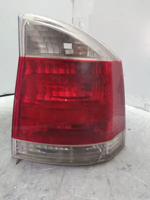 Foto de PILOTO TRASERO DERECHO OPEL VECTRA C BERLINA 2.0 DTI (101 CV / 74 KW) referencia 13131002
