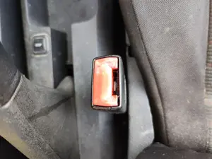Foto de PRETENSOR AIRBAG DERECHO SEAT CORDOBA BERLINA (6L2) 1.9 TDI (131 CV / 96 KW)