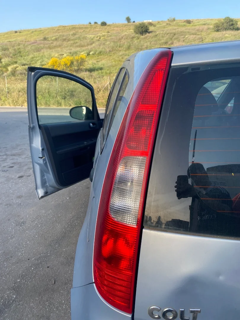 Foto de PILOTO TRASERO IZQUIERDO MITSUBISHI COLT CZ3 BERL. 5 (Z30A) 1.3 CAT (95 CV / 70 KW) referencia 8330A233