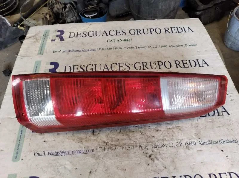 Foto de PILOTO TRASERO DERECHO OPEL MERIVA referencia 93294346