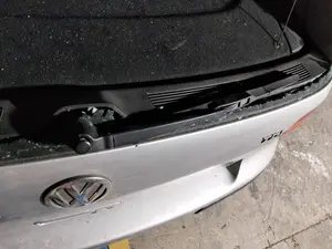 Foto de BRAZO LIMPIA TRASERO VOLKSWAGEN GOLF IV BERLINA (1J1)(10.1997)