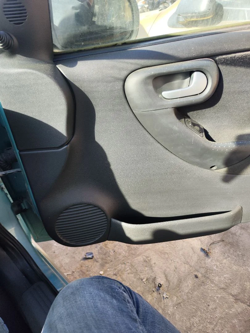 Foto de ELEVALUNAS DELANTERO DERECHO OPEL CORSA C 1.2 16V CAT (Z 12 XEP / LB4) (80 CV / 59 KW)
