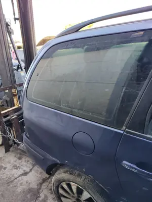 Foto de LUNA CUSTODIA TRASERA DERECHA SEAT ALHAMBRA (7V9) 1.9 TDI (116 CV / 85 KW)