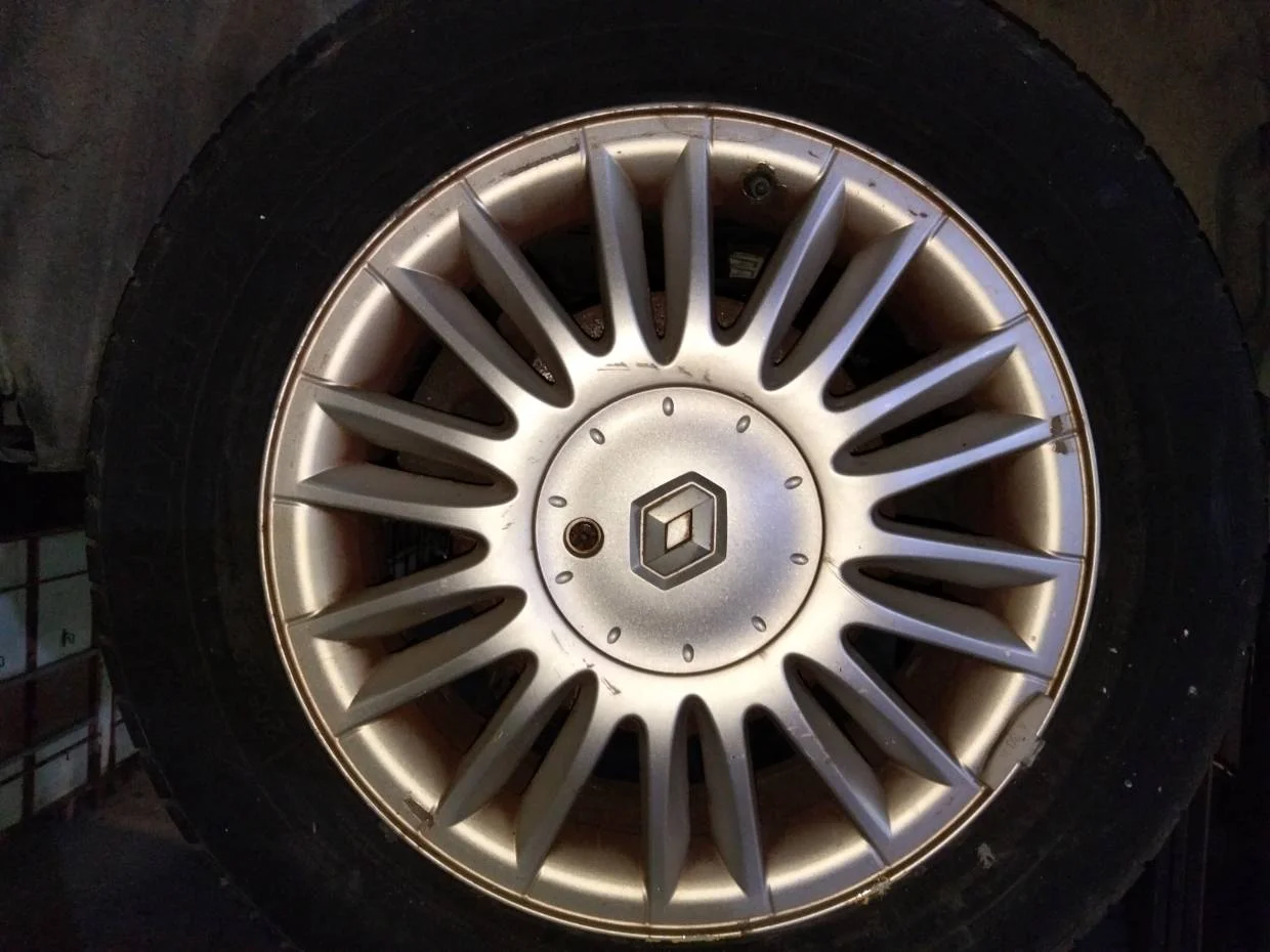 Foto de LLANTA RENAULT SCENIC II (JM)