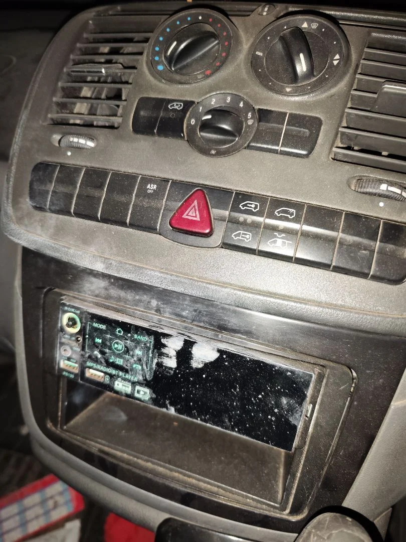 Foto de WARNING MERCEDES-BENZ VITO FURGÓN (639) 2.1 CDI CAT (109 CV / 80 KW)