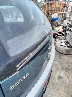 Foto de MOTOR LIMPIA TRASERO OPEL CORSA C 1.2 16V CAT (Z 12 XE / LW4) (75 CV / 55 KW)