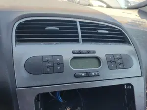 Foto de MANDO CALEFACCION / AIRE ACONDICIONADO SEAT ALTEA (5P1) 2.0 TDI (140 CV / 103 KW) referencia 5P0907044B 1UQ