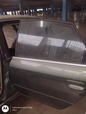Foto de LUNA TRASERA IZQUIERDA AUDI A6 BERLINA (4B2) 1.9 TDI (131 CV / 96 KW)