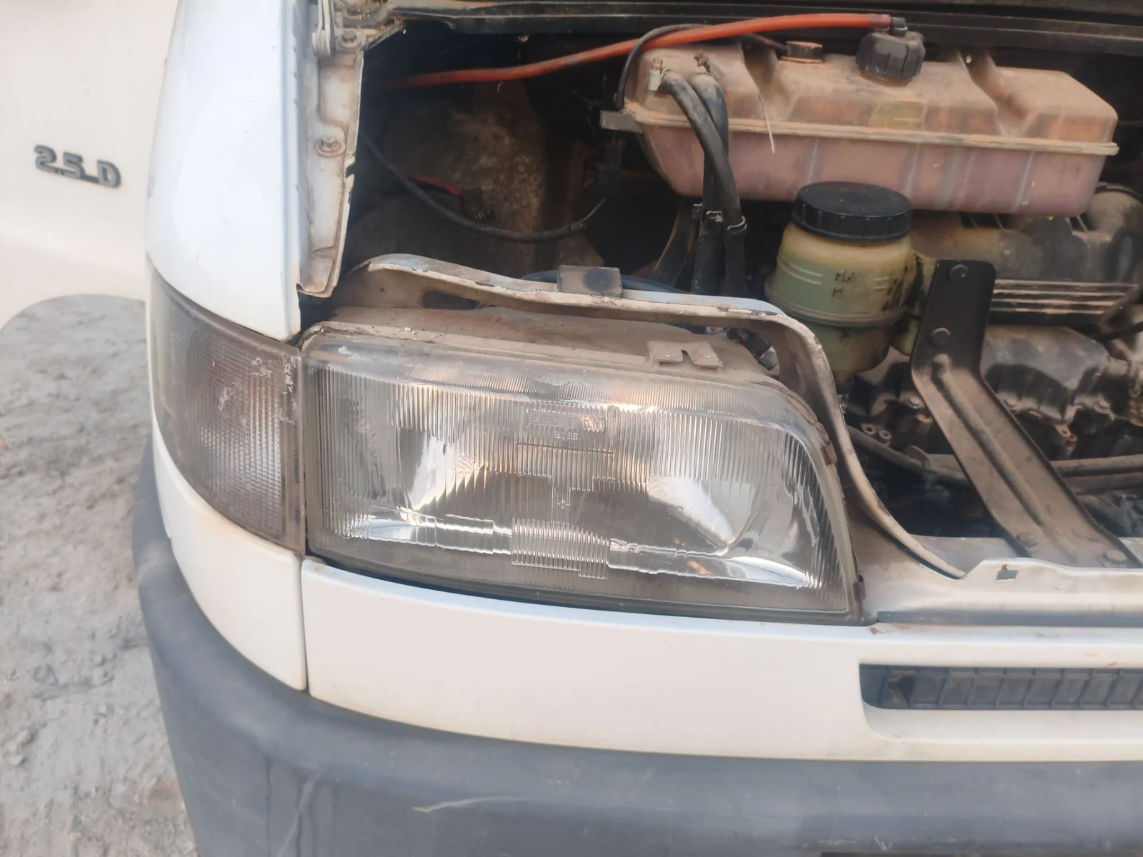 Foto de FARO DERECHO CITROEN JUMPER FURGÓN 2.5 Diesel (86 CV / 63 KW) referencia 6205AE