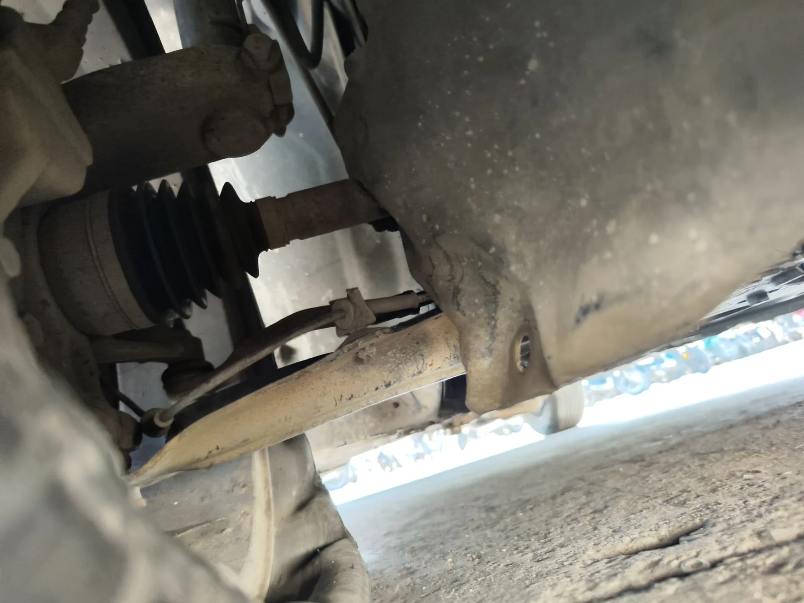 Foto de BRAZO SUSPENSION DELANTERO DERECHO RENAULT SCENIC II (JM) 1.9 dCi Diesel (120 CV / 88 KW)