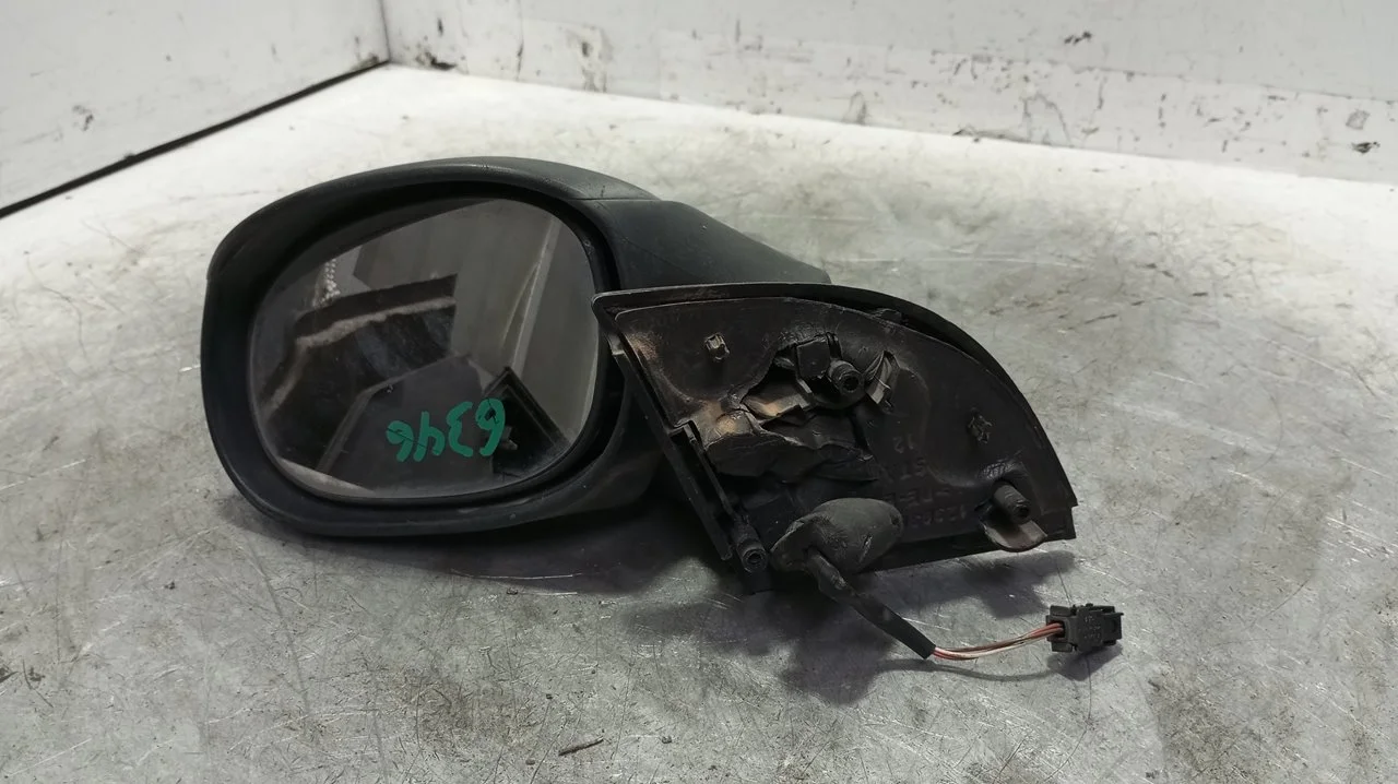 Foto de RETROVISOR IZQUIERDO CITROEN C3 1.4 HDi (68 CV / 50 KW) referencia E23011019