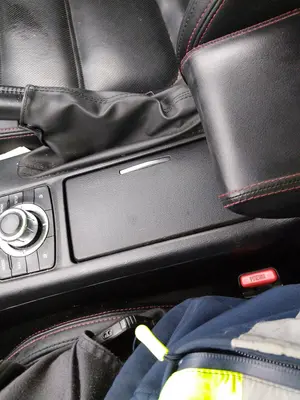 Foto de CENICERO MAZDA 6 BERLINA (GJ) 2.2 Turbodiesel CAT (175 CV / 129 KW) referencia GS1D64626?