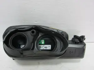 Foto de TAPA EXTERIOR COMBUSTIBLE FORD TRANSIT CONNECT (CHC) 1.5 EcoBlue TDCi CAT (75 CV / 55 KW) referencia V27936 foto 2