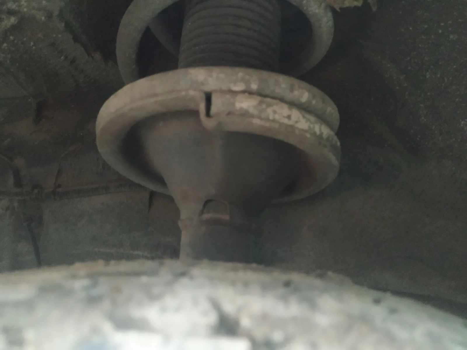 Foto de AMORTIGUADOR DELANTERO IZQUIERDO FORD TRANSIT COMBI (TT9) 2.2 TDCi CAT (116 CV / 85 KW)