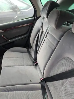 Foto de ASIENTO TRASERO MEDIO PEUGEOT 407 SW 2.0 16V HDi FAP CAT (RHR / DW10BTED4) (136 CV / 100 KW)