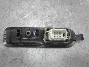Foto de MANDO ELEVALUNAS DELANTERO DERECHO RENAULT SCENIC III (JZ) 1.6 16V (110 CV / 81 KW) referencia 156013870 foto 3