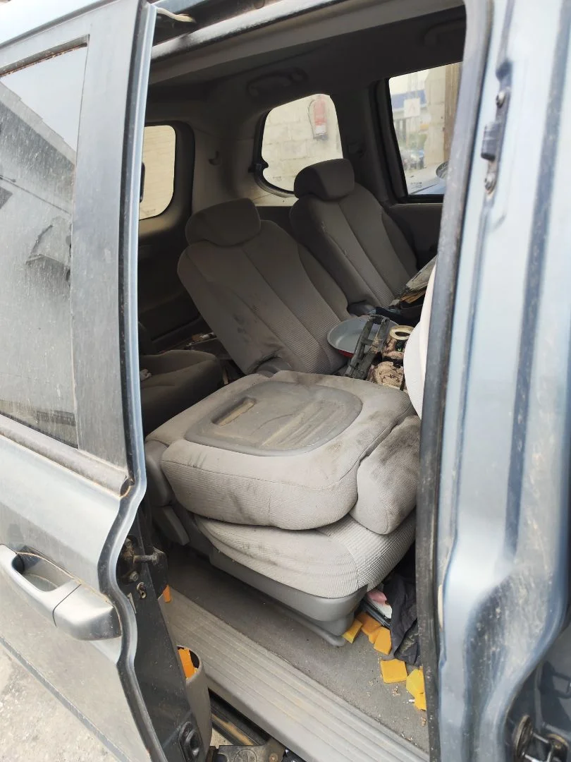 Foto de GOMAS CONTORNO PUERTA KIA CARNIVAL 2.9 CRDi CAT (185 CV / 136 KW)