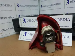 Foto de PILOTO TRASERO IZQUIERDO RENAULT CLIO II FASE I (B/CB0) referencia 085511941L foto 3