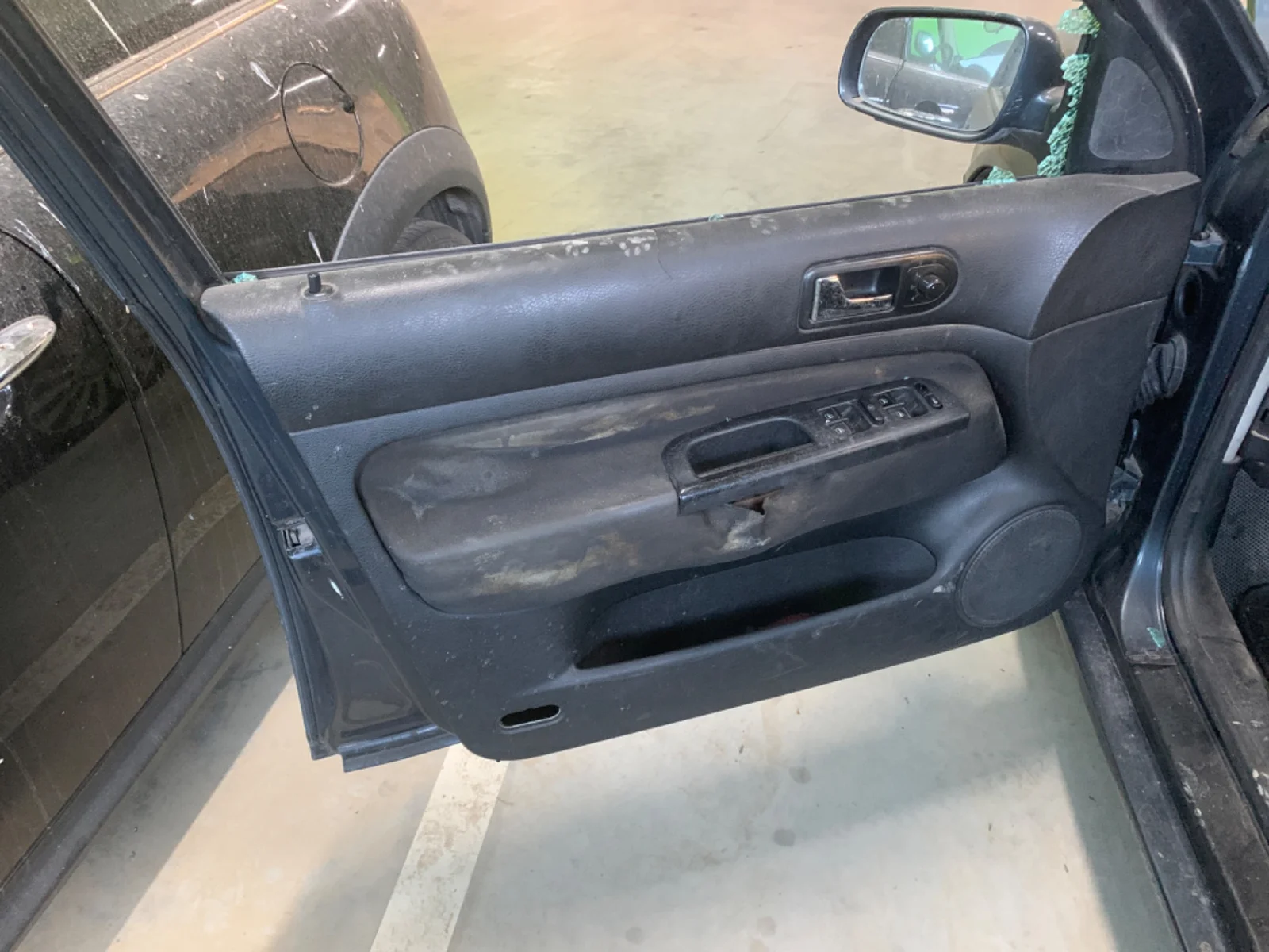 Foto de ELEVALUNAS DELANTERO IZQUIERDO VOLKSWAGEN GOLF IV BERLINA (1J1)(10.1997) 1.9 TDI (131 CV / 96 KW) referencia 1J4837461H